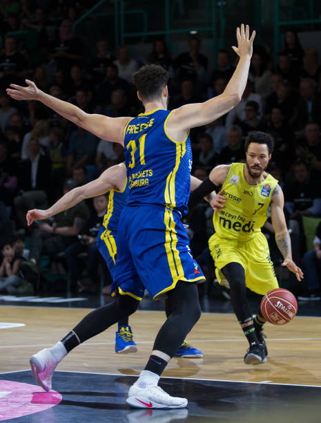 并通过中场 并通过中场